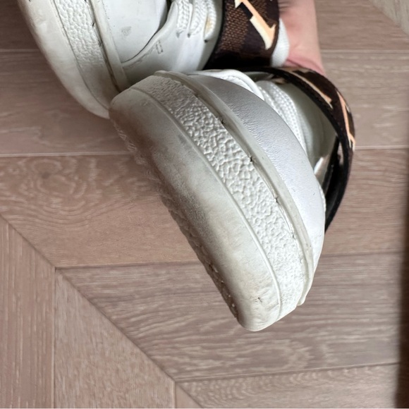 Louis Vuitton Frontrow Calfskin Monogram Sneakers - Picture 8 of 16
